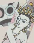 Detail van Smalle Sjaal van twill eco zijdel ook van Ottimare met Thangka dancers. Small scarf in pink en taupe roze