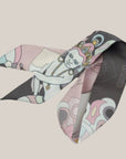 Sjaal van twill van Ottimare met Thangka dancers. Small scarf in pink en taupe roze