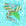 Cool Caribbean twilly van Tencel twill van Ottimare met one-line tekeningen van schoenen en frisse strepen. Op de achtergrond is zwembad water te zien.